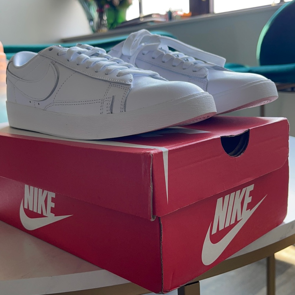 White NIKE blazer size 8.5! NEW